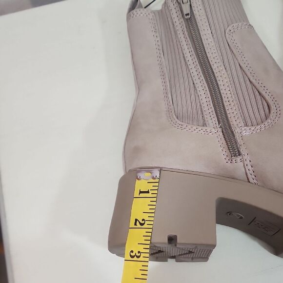 No Boundaries Chelsea Boot Cream Memory Foam Boots Size 12W NWT - Picture 8 of 10